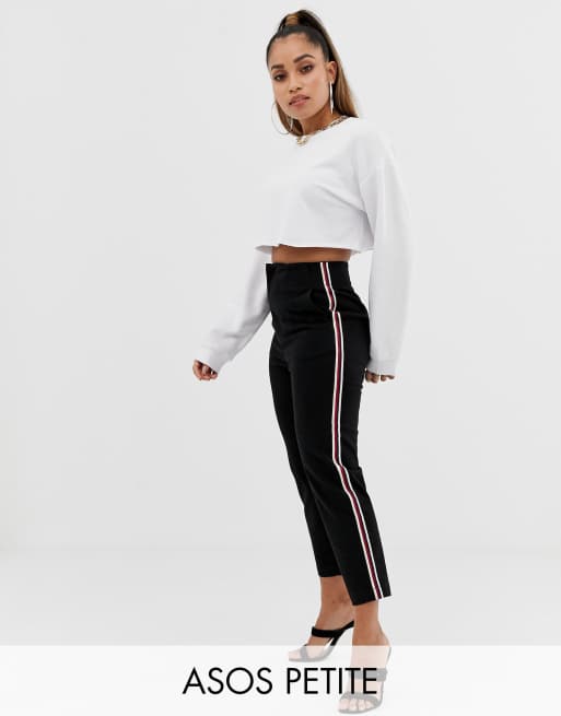 ASOS - Petite - Broek met smaltoelopende pijpen in zwart met zijstreep