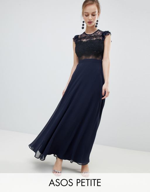 ASOS PETITE Robe longue en dentelle avec manches volantées en