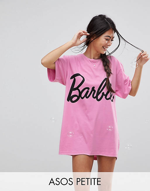 ASOS PETITE - T-shirt del pigiama con logo Barbie