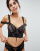 Thumbnail 1 van 4