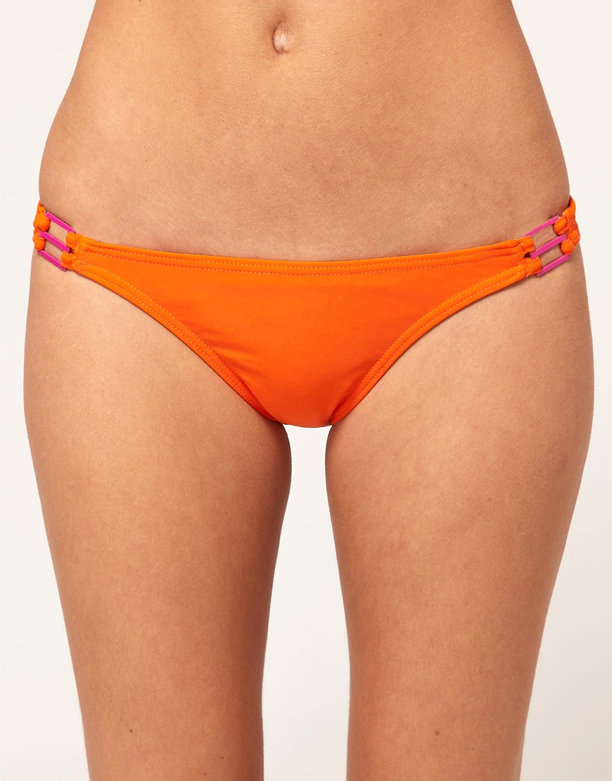 ASOS - Slip bikini a vita bassa con dettaglio geometrico smaltato-Multicolore