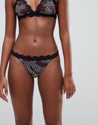 ASOS – Småblommig trosa med spets i brasiliansk modell