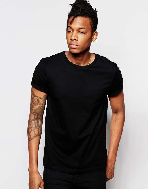 ASOS - T-shirt girocollo nera con maniche con risvolto