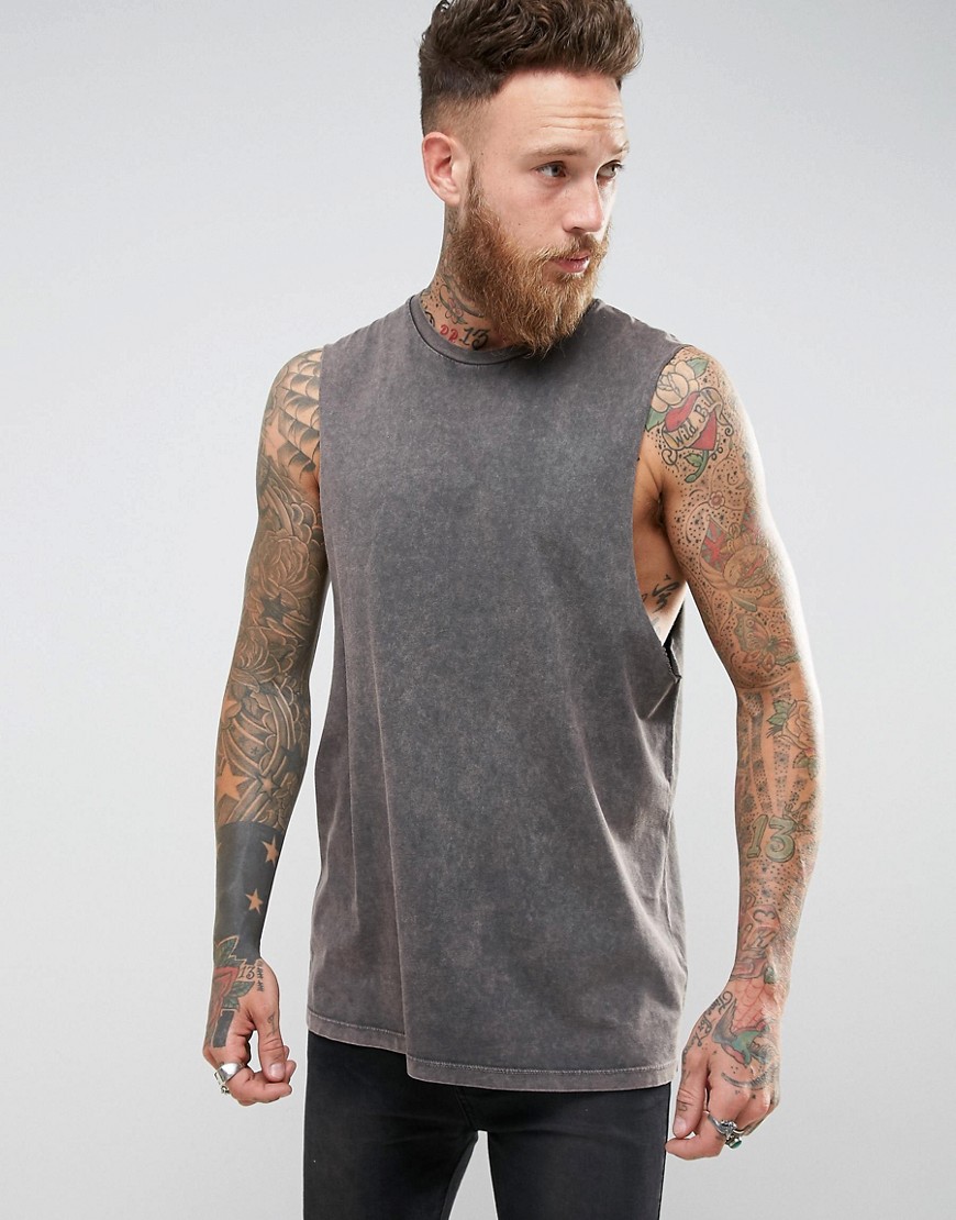 ASOS - T-shirt lunga senza maniche con giromanica ultra ampio grigio lavaggio acido