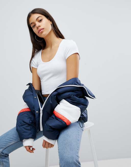 ASOS - Top corto a maniche corte con scollo rotondo
