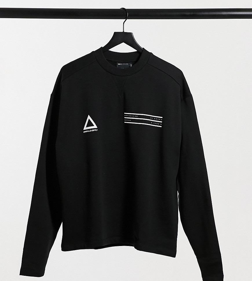 ASOS - Unrvlld Spply - Tall - Oversized sweatshirt in zwart met logo's op borst