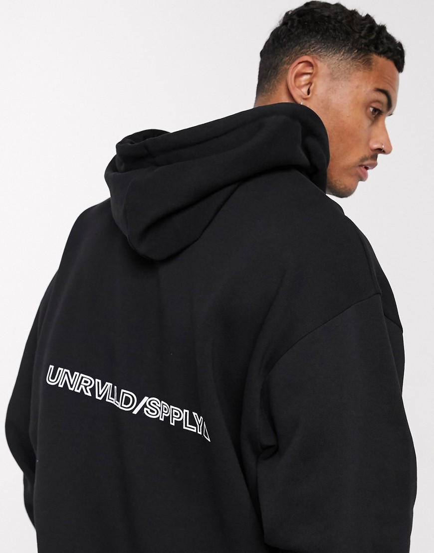 ASOS - Unrvlld Supply - Oversized hoodie met print op de achterkant-Zwart