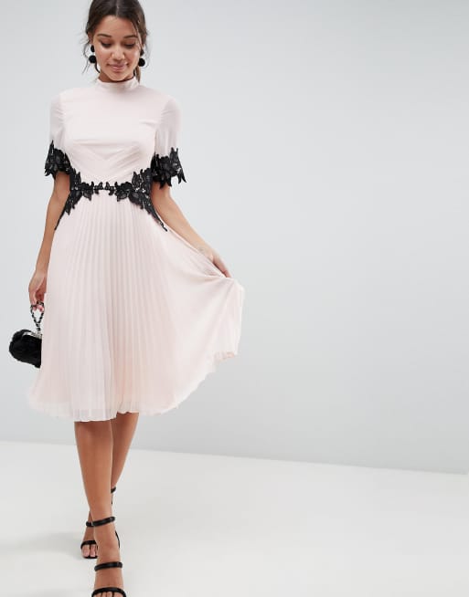 ASOS - Vestito midi a pieghe con vita e polsini in pizzo