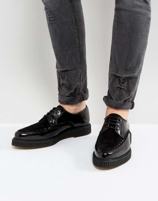 ASOS - Veterschoenen in zwart leer met crêpe zool