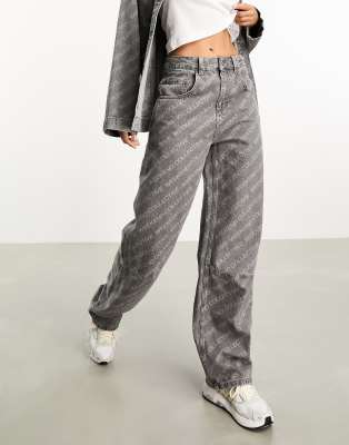 ASOS Weekend Collective - Baggy-Jeans in verwaschenem Grau mit Laserpint, Kombiteil