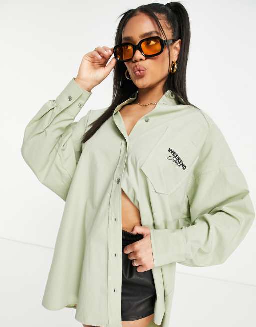 ASOS Weekend Collective - Camicia oversize aperta sulla schiena verde salvia