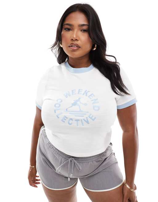 ASOS – Weekend Collective Curve – Knapp geschnittenes T-Shirt in gebrochenem Weiß mit Struktur, Grafik und Zierstreifen