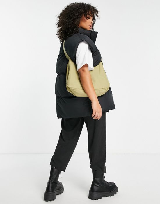https://images.asos-media.com/products/asos-weekend-collective-curve-oversized-vest-in-black/23790581-2?$n_550w$&wid=550&fit=constrain