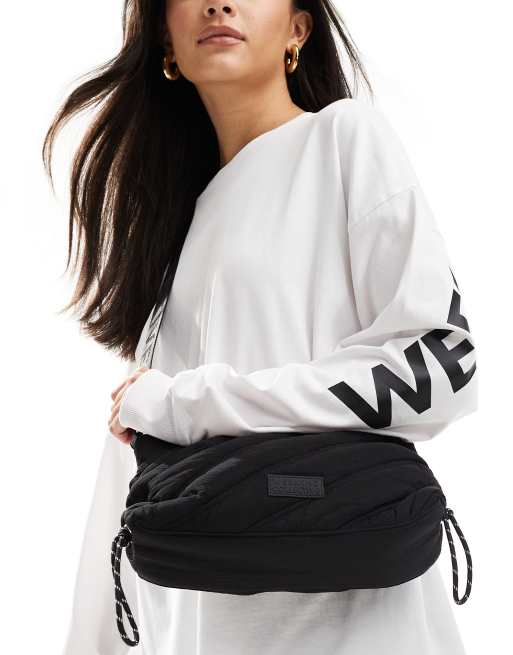 ASOS Weekend Collective – Czarna mała pikowana torebka z troczkami