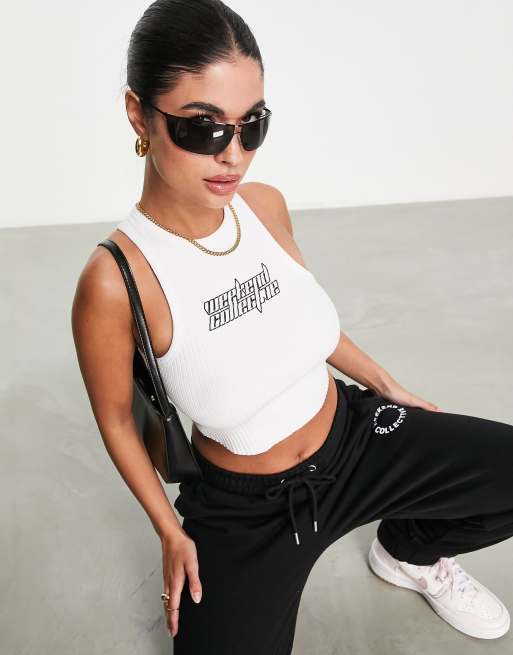 ASOS - Weekend Collective - Débardeur d'ensemble coupe nageur en molleton avec logo futuriste - Blanc