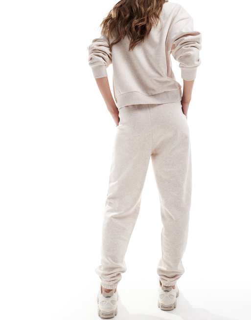 ASOS – Weekend Collective – Jogginghose in Haferbeige mit rundem, braunem Logo, Kombiteil, 3 von 5