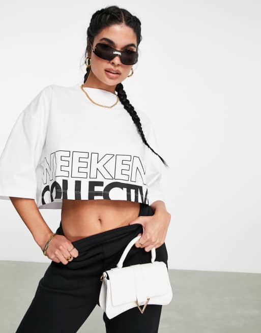 ASOS – Weekend Collective – Kastenförmiges T-Shirt in Weiß mit abgeschnittenem Logo
