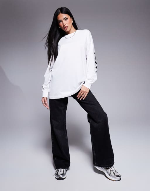 ASOS – Weekend Collective – Langärmliges Oversize-Shirt in Weiß mit Logo am Rücken, 3 von 4