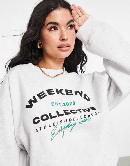 ASOS – Weekend Collective– Ljusgrå, melerad sweatshirt i oversize med athleisure-logga