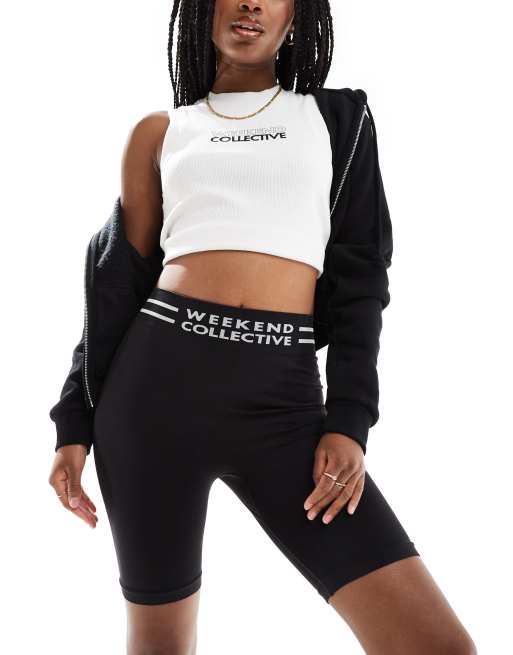 ASOS Weekend Collective - Naadloze leggingshort met logo in zwart