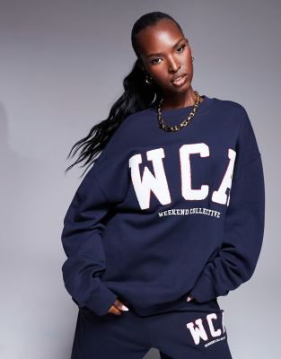 ASOS - Weekend Collective - Oversize-Sweatshirt in Marineblau mit College-Logo, Kombiteil