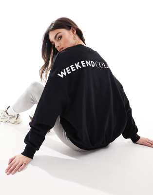 ASOS - Weekend Collective - Oversize-Sweatshirt in Schwarz mit großem Rückenlogo