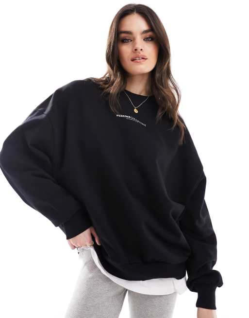 ASOS – Weekend Collective – Oversize-Sweatshirt in Schwarz mit großem Rückenlogo, 3 von 4