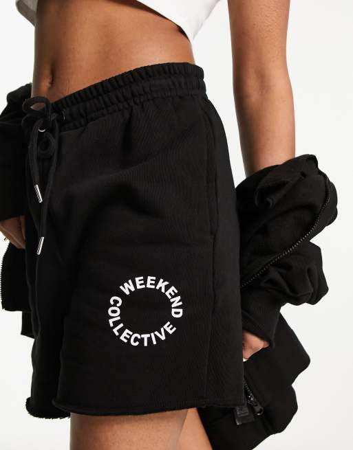 ASOS Weekend Collective - Pantaloncini neri con logo circolare, 3 di 4