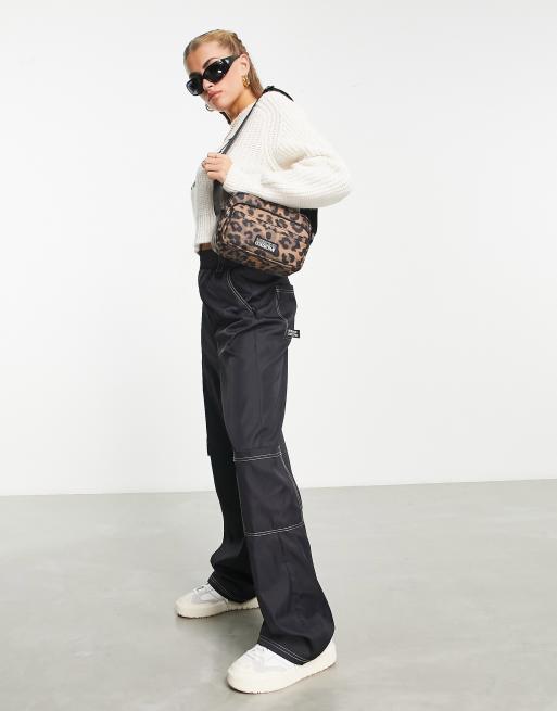 ASOS Weekend Collective - Sac bandoulière en nylon à imprimé animal, 2 de 4