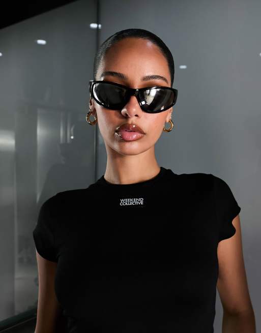 ASOS Weekend Collective - Sort krympet T-shirt med vævet mærke, 4 af 4