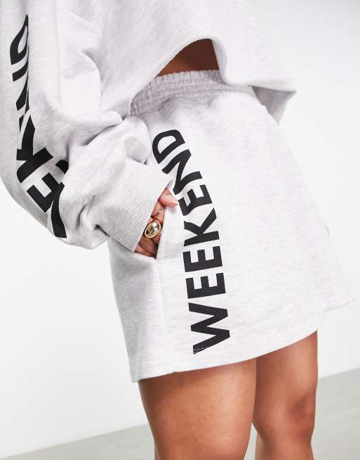 ASOS Weekend Collective - Cropped sweatshirt og sweatshorts med