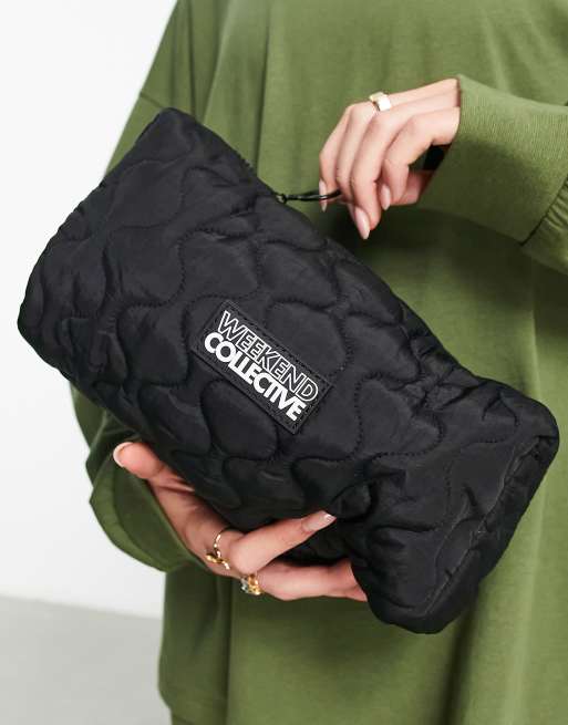 ASOS Weekend Collective - Vatteret toilettaske i sort 