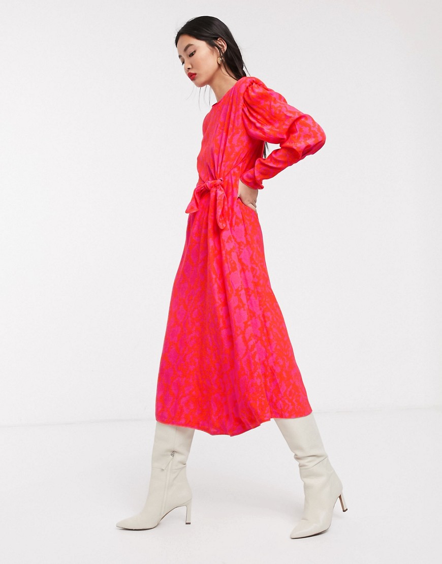 ASOS WHITE - Midi-jurk met schouderpads en slangenprint-Roze