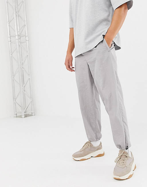 ASOS WHITE - Pantalon de jogging fuselé en nylon avec ceinture - Gris mat