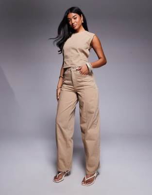 ASOS X THE SOURCED COLLECTION - Barrel-Jeans in Hellbraun mit Ziernaht