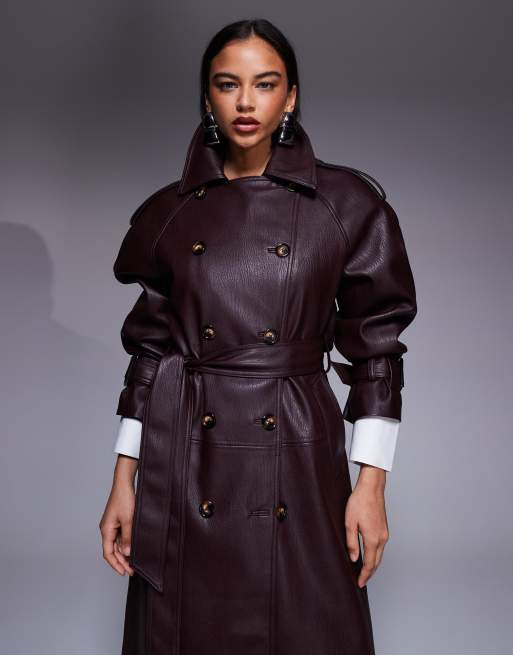 ASOS X THE SOURCED COLLECTION - Bordeauxrød trenchcoat med småsten i imiteret læder, 2 af 4