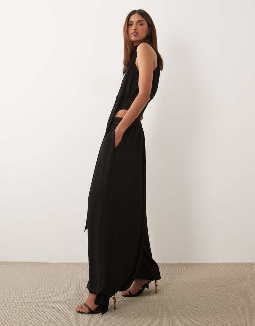 ASOS x THE SOURCED COLLECTION - Body en broek met ballonpijpen van chiffon in zwart, 2 van 3