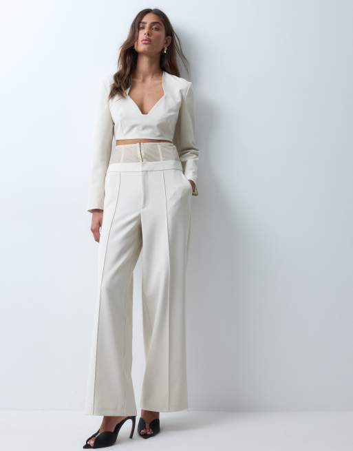 ASOS X THE SOURCED COLLECTION - Pantaloni con fondo ampio e a corsetto e top sartoriale color crema, 1 di 3