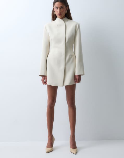 ASOS X THE SOURCED COLLECTION robe blazer avec détail dos ouvert en crème - view 1