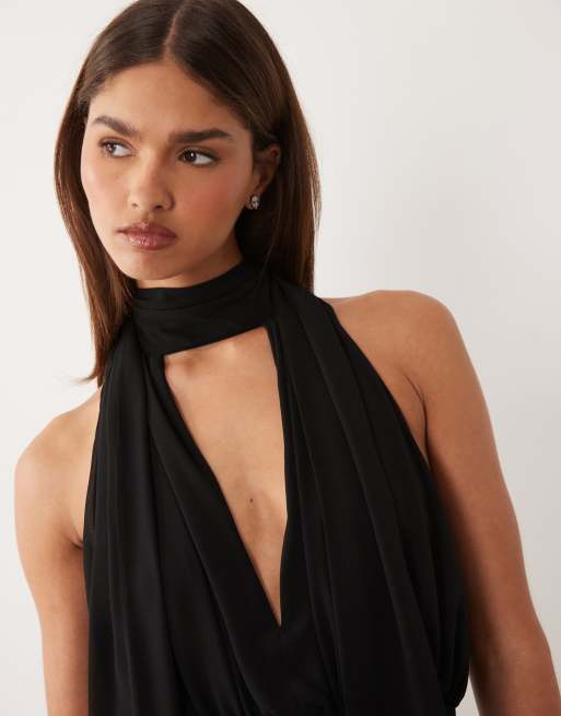 ASOS X THE SOURCED COLLECTION – Svart body i chiffong med djup urringning, 4 av 4