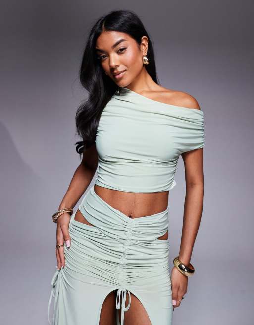 ASOS x THE SOURCED COLLECTION - Top à épaules dénudées drapé - Sauge