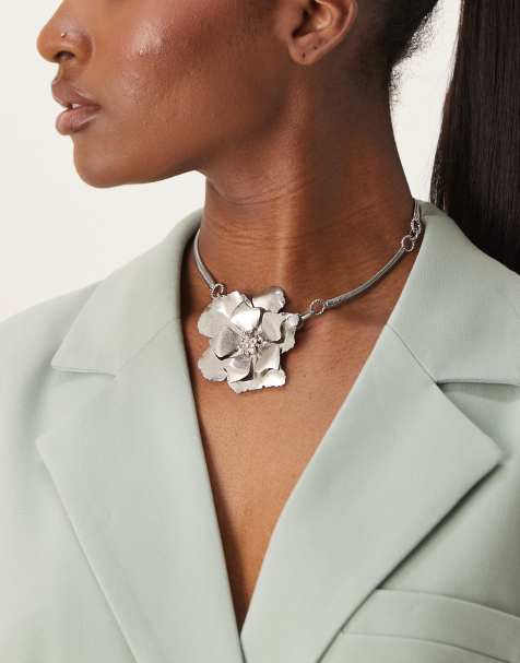 ASOS DESIGN - Collier à breloque fleur ornée de cristaux - Argenté - view 1