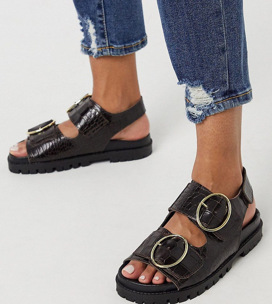 ASRA - Eksklusive Sasha tykke statement-sandaler i præget brunt krokodille-læderdesign