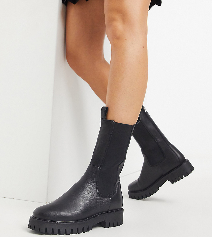 ASRA – Exclusive Cherrie – Svarta grova boots i läder