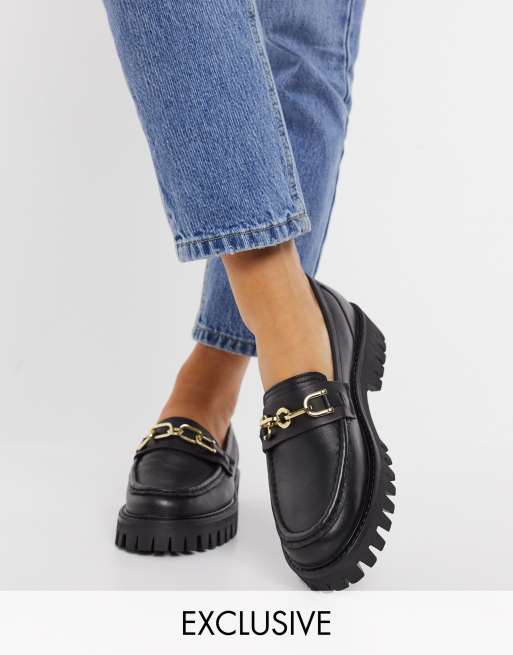 ASRA - Exclusives - Freya - Loafers met dikke zool in zwart leer met gouden accent