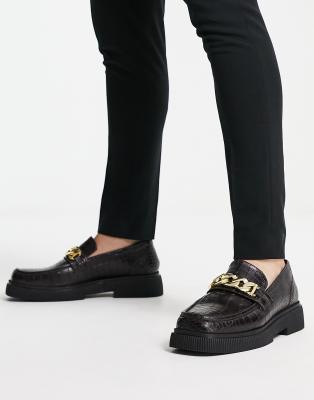 ASRA farley square toe chain loafers in brown croc polished leather φωτογραφία