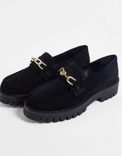 Asra Foza - Loafers met ketting in zwart suède