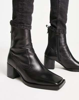 Monty square toe outlet ankle boots