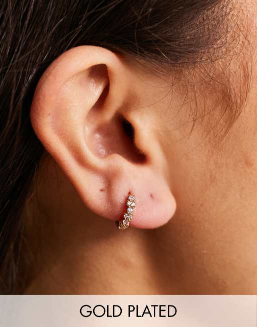 Astrid & Miyu - Orecchini a cerchio piccoli con gemme in strass in argento sterling placcato oro