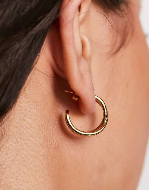 Astrid & Miyu twist hoop earrings in sterling silver gold plated, 2 of 4